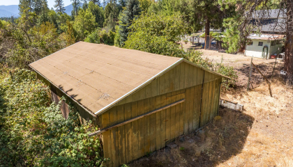 235 Larkin Rd, Grants Pass, OR 97527