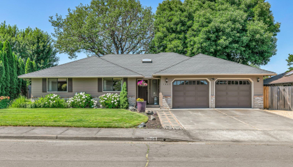 1869 Canyon Ave, Medford, OR 97504