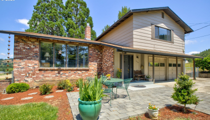 270 Glenwood Ct, Roseburg, OR 97471