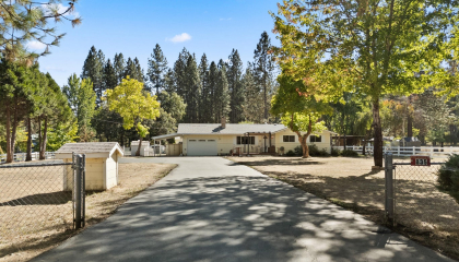 835 Minthorne Rd, Rogue River, OR 97537