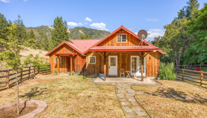 7484 Sterling Creek Rd, Jacksonville, OR 97530