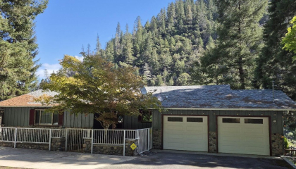 11852 Galice Rd, Merlin, OR 97532