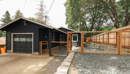 590 Gustaf St, Gold Hill, OR 97525