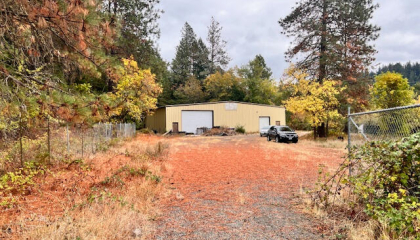  142 Lower Wolf Creek Rd, Wolf Creek, OR 97497