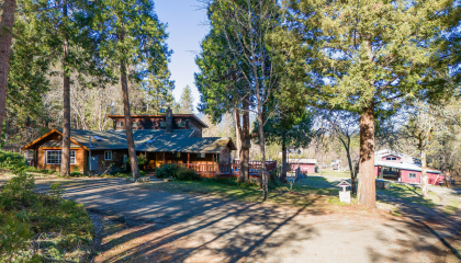 1956 E Fork Road, Williams, OR 97544