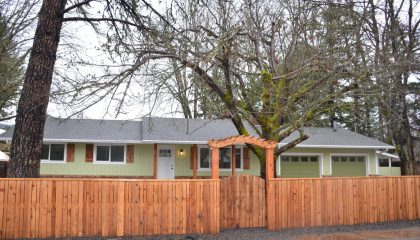 329 S Kerby Ave, Cave Junction, OR 97523