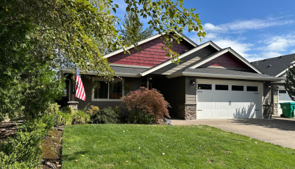 2882 Esther Ln, Grants Pass, OR 97527