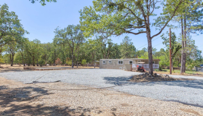 185 Red Mountain Dr, Grants Pass, OR 97526