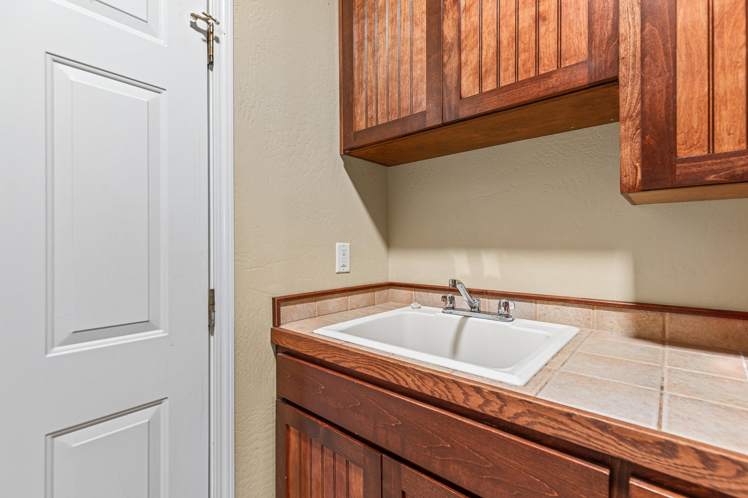 3520-S-Village-Drive_34
