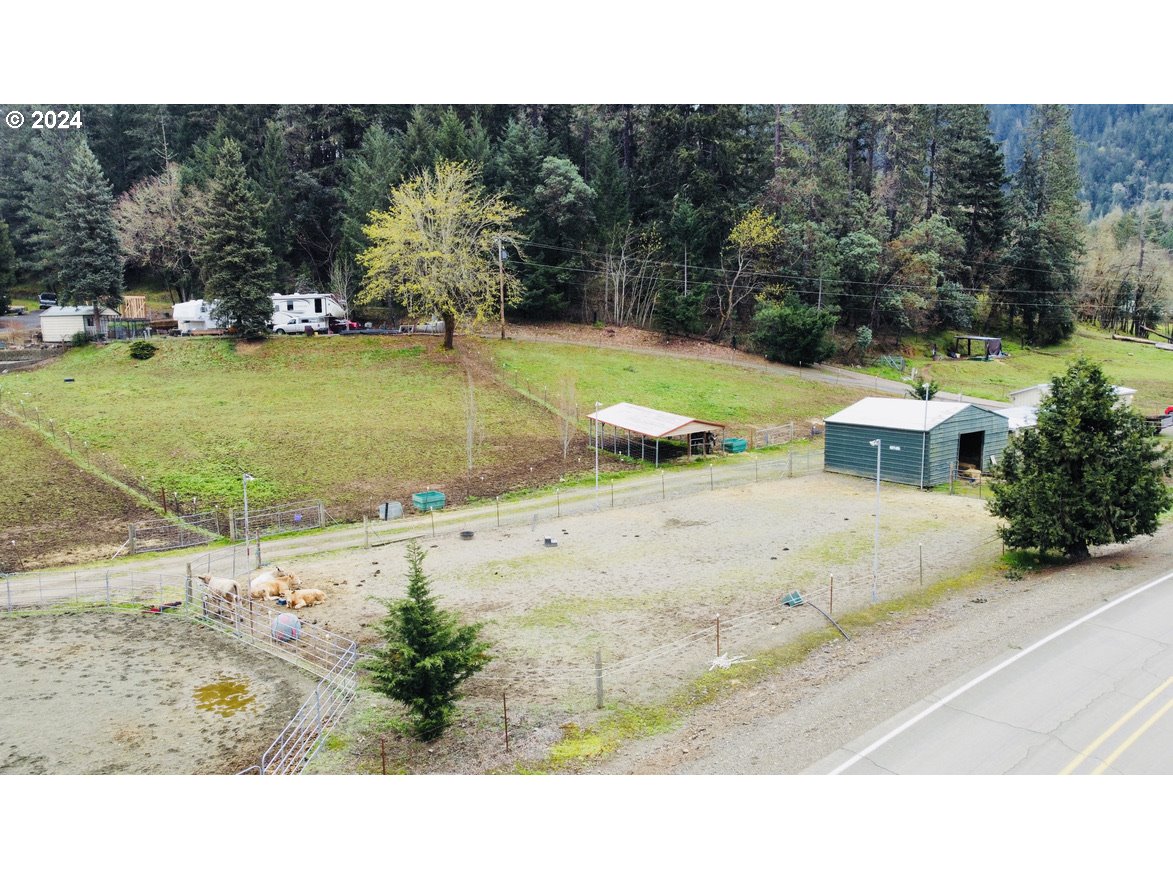 480_Evergreen_Ridge_Rd_03