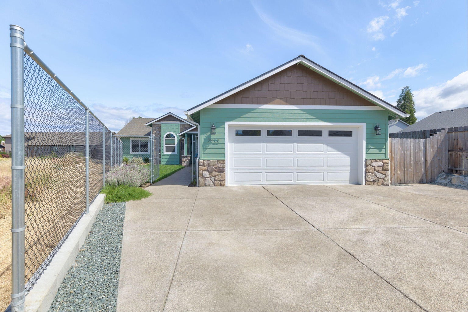 220183659, 2922 Naples Drive, Grants Pass, OR 97527