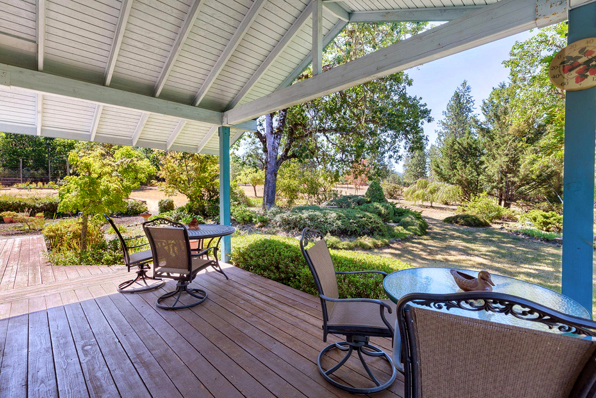 241_Sun_Oak_Way_31-Deck