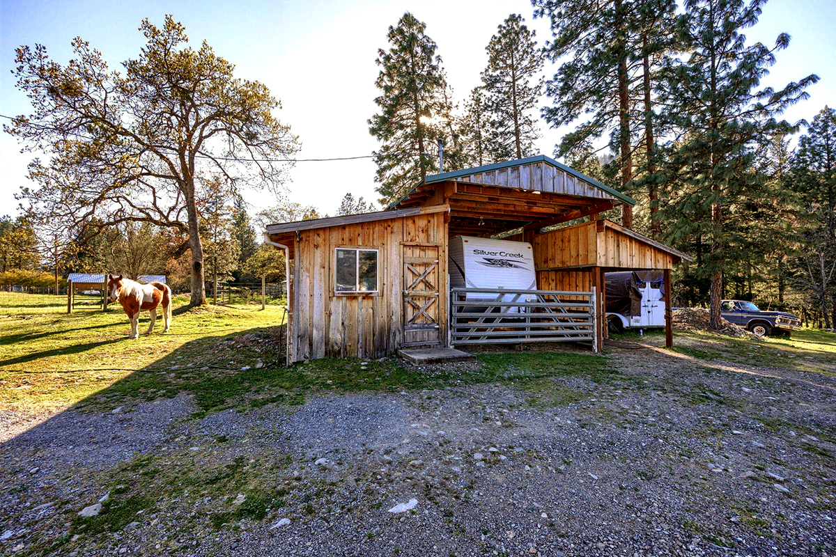 9658_Upper_Applegate_Rd_04