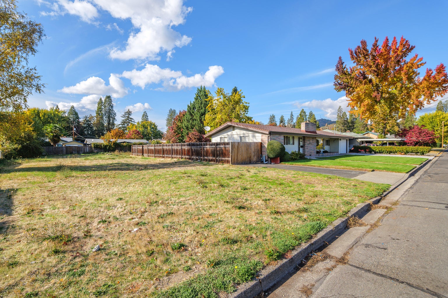 220192824,  726 SW Greenwood Ave, Grants Pass, OR 97526