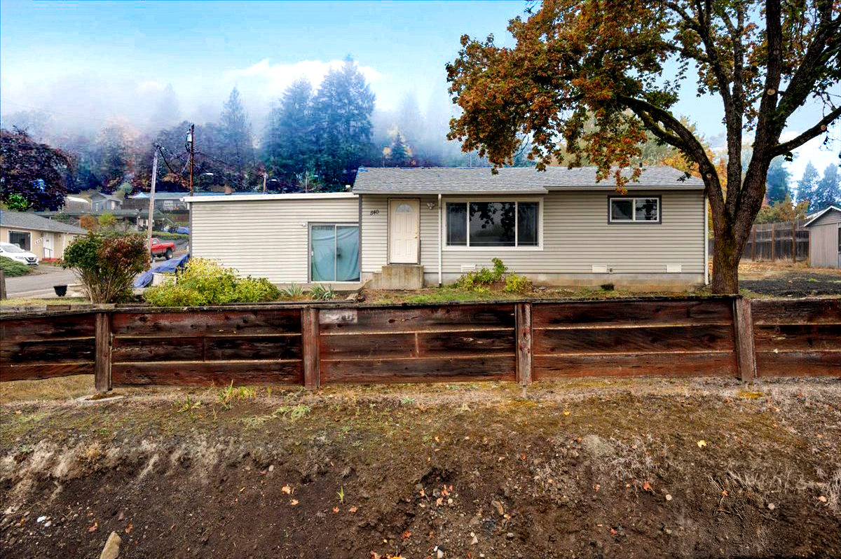 24182082, 540 SE Ramp St, Roseburg, OR 97470