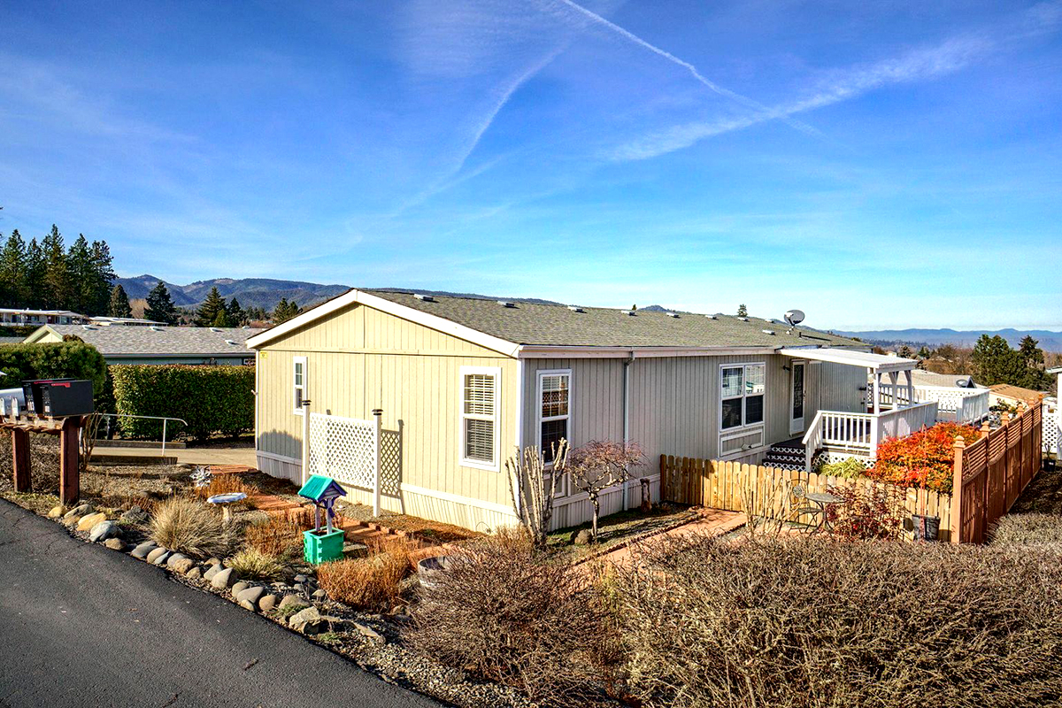 220195028, 3955 S Stage Rd #101, Medford, OR 97501