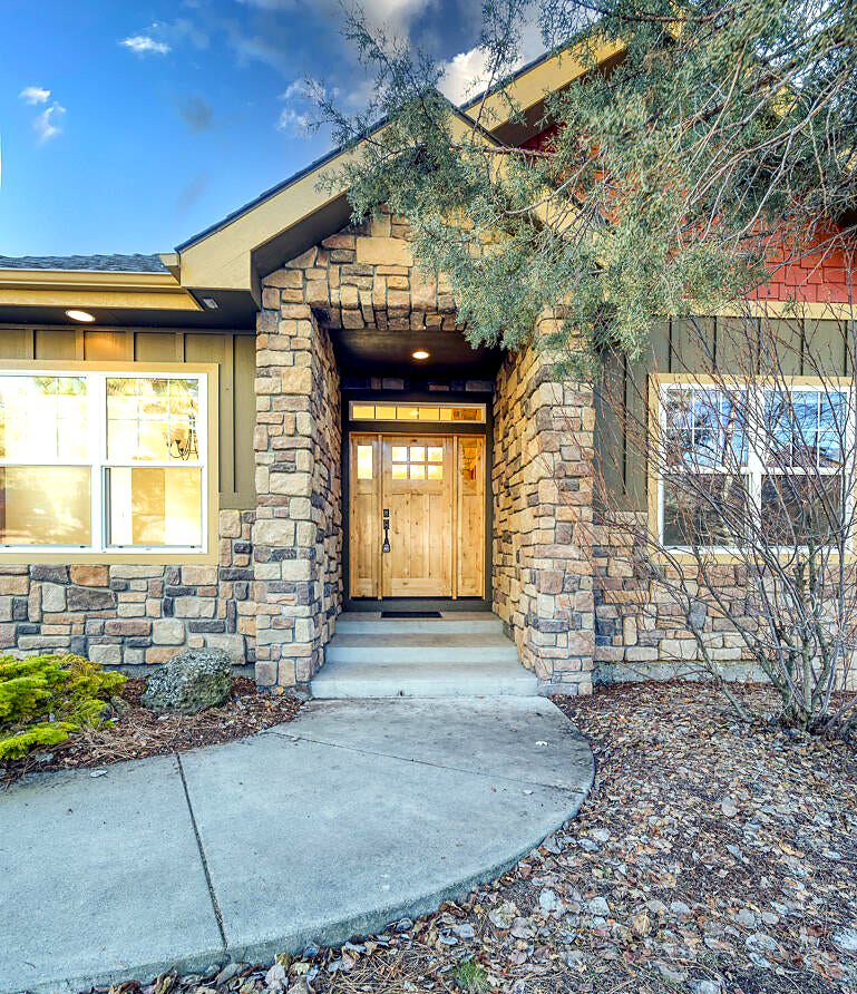 1140_Oregon_Ash_Cir_00-29-3-V