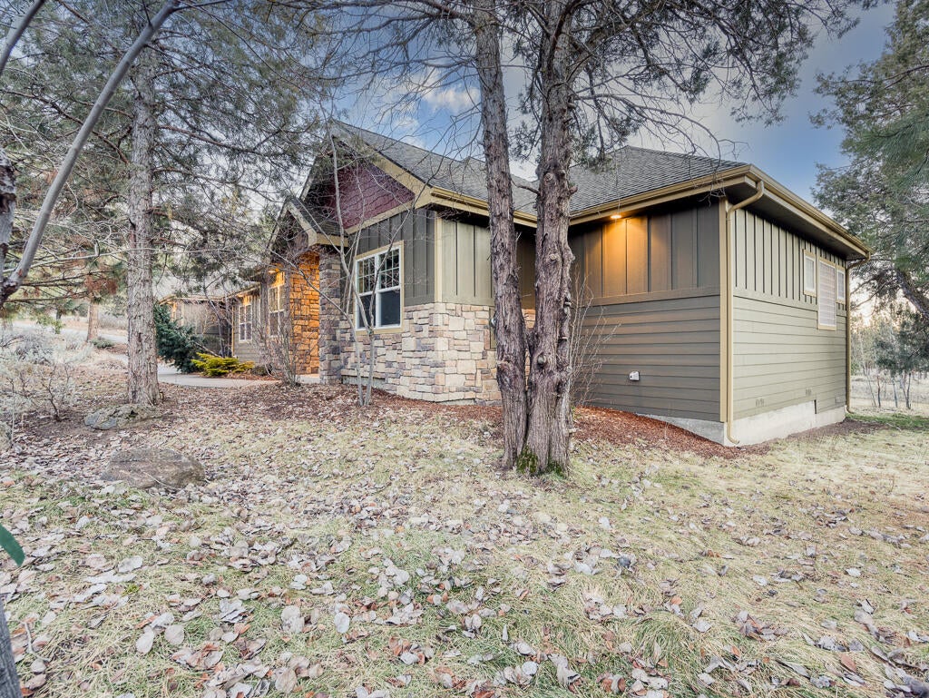 1140_Oregon_Ash_Cir_02