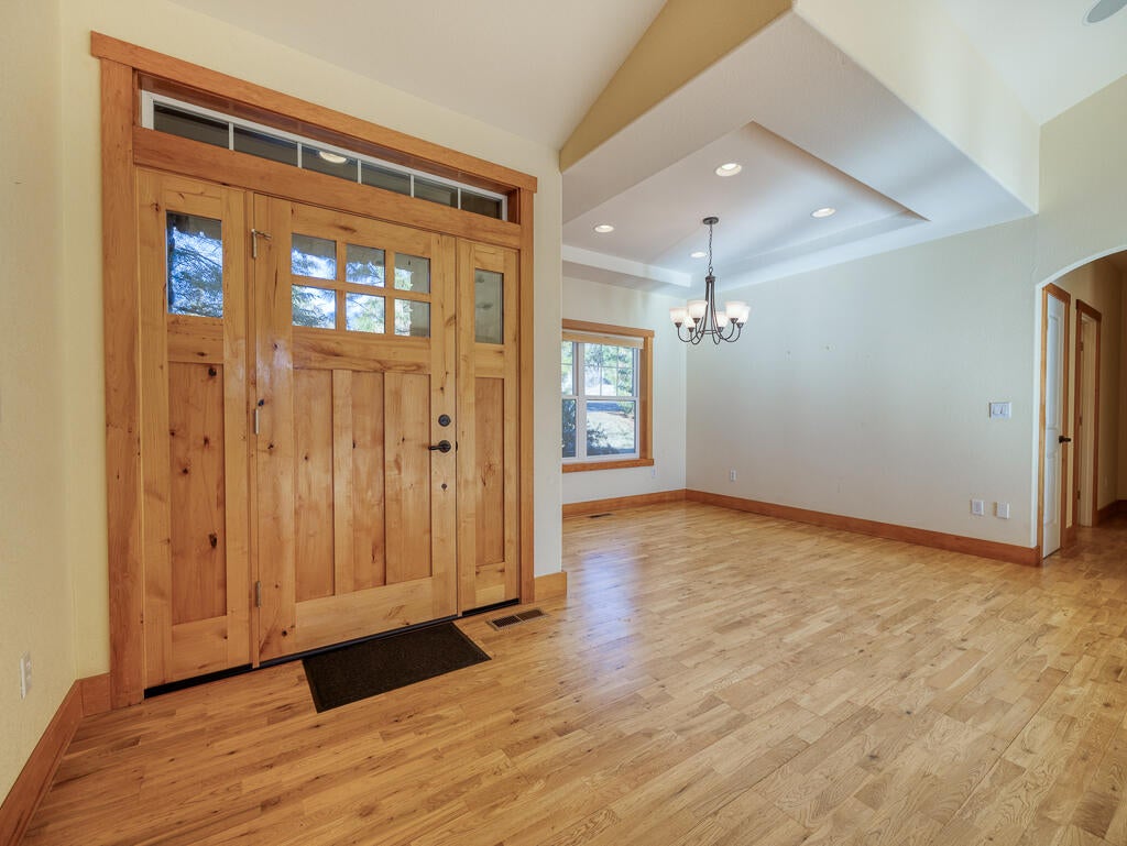 1140_Oregon_Ash_Cir_08