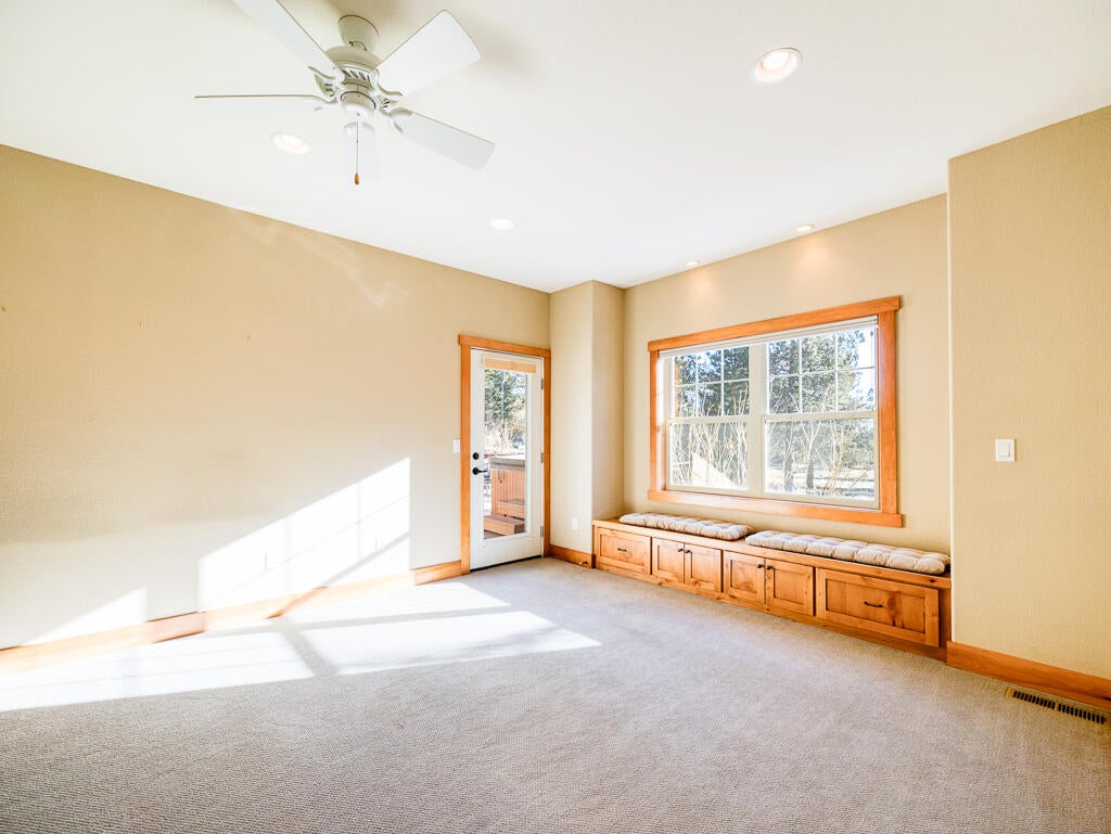 1140_Oregon_Ash_Cir_25