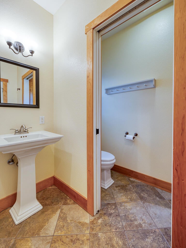 1140_Oregon_Ash_Cir_32