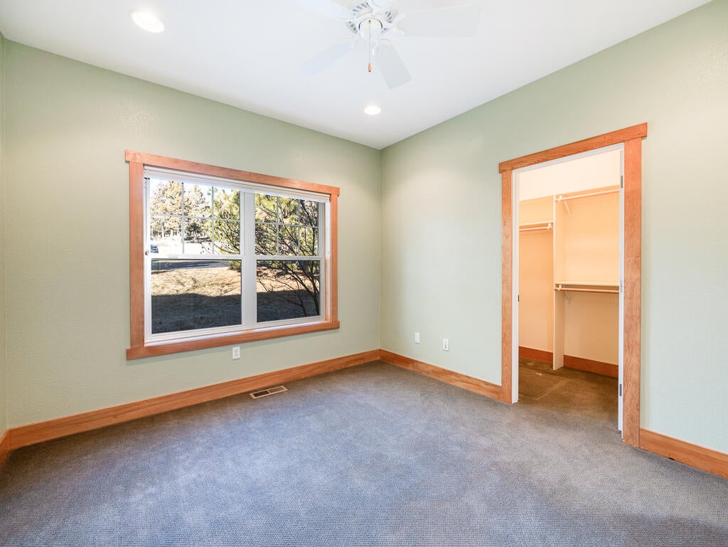 1140_Oregon_Ash_Cir_33