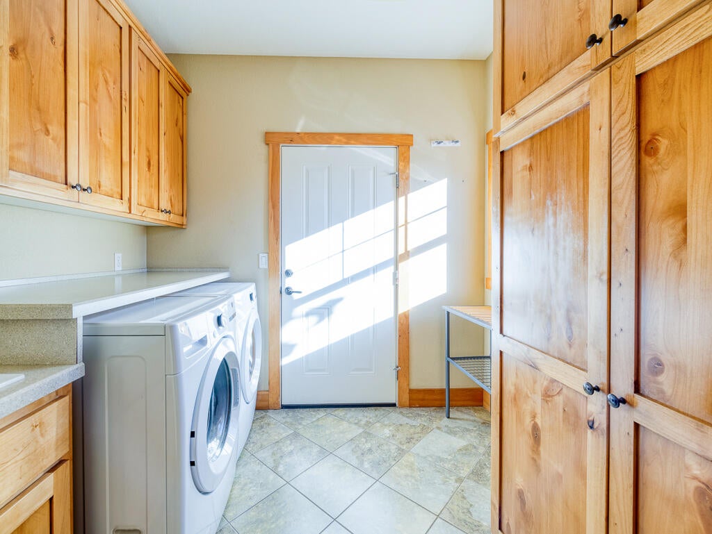 1140_Oregon_Ash_Cir_36