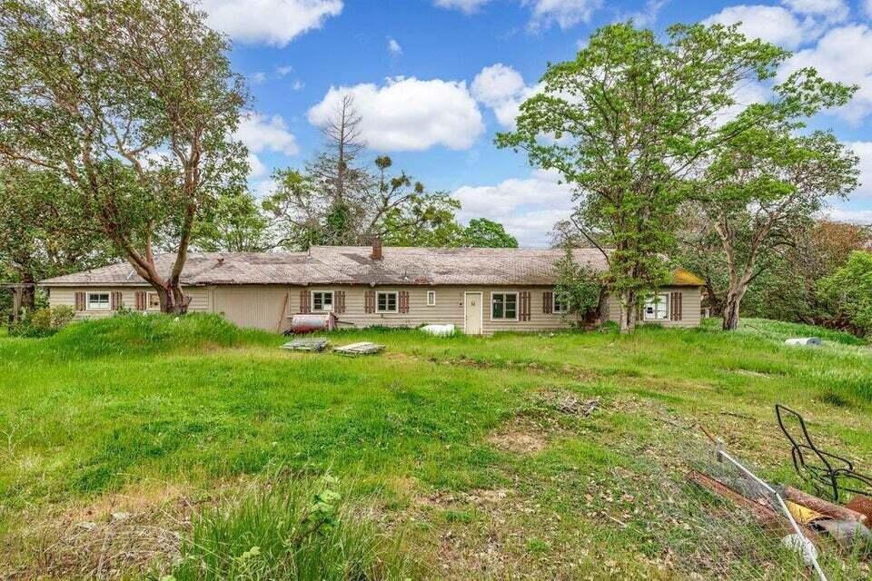 220199932, 8785 Blackwell Rd - North Side, Central Point OR 97502
