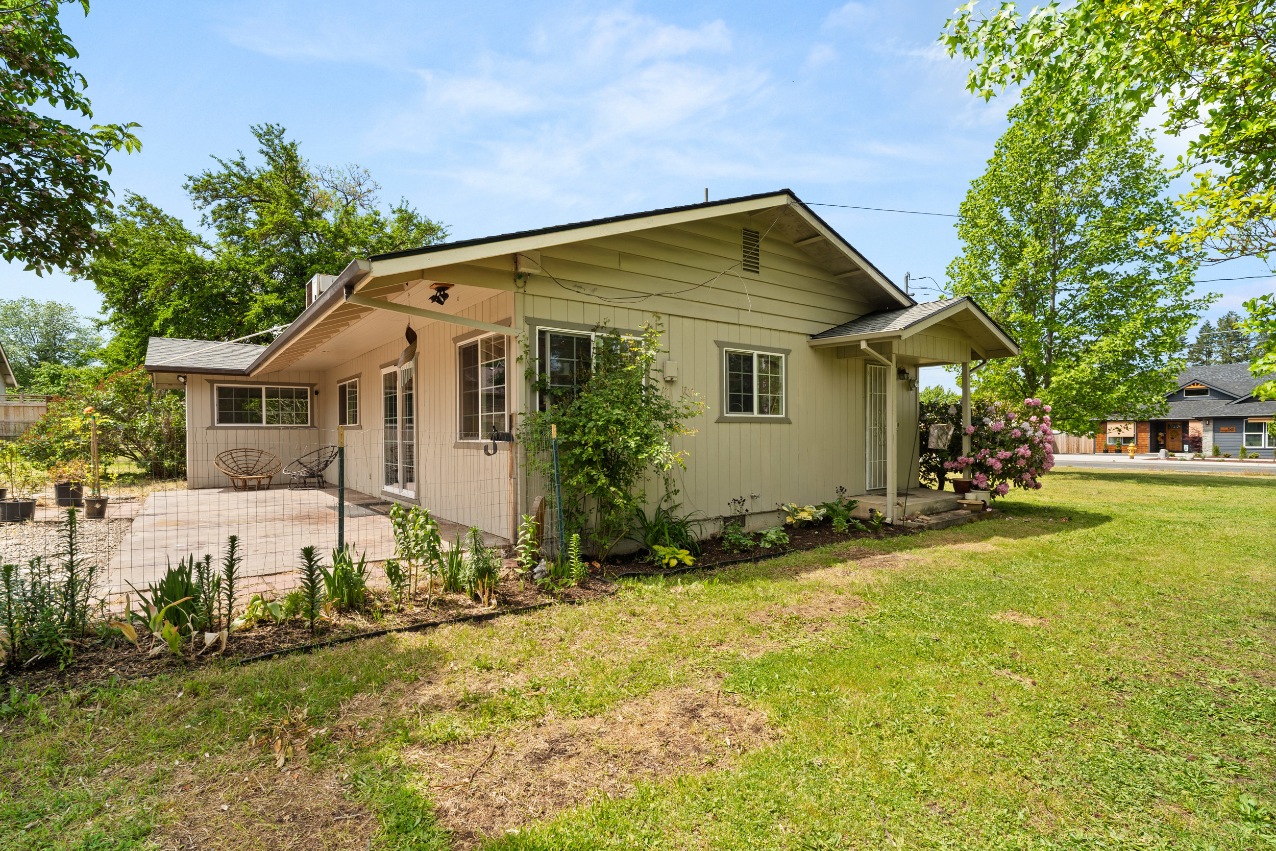 1960_Cloverlawn_Dr-00-29-5