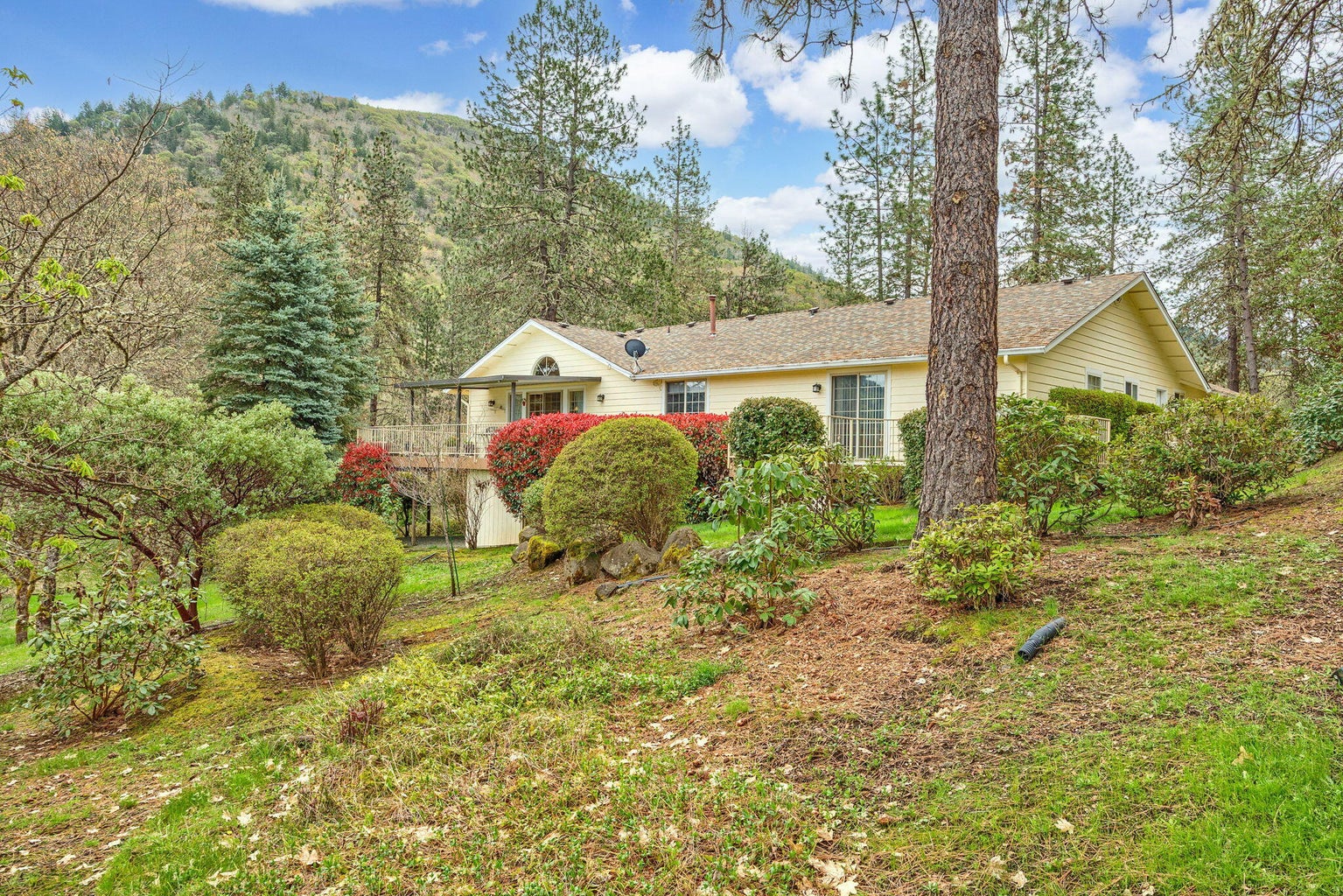 4280_Cloverlawn_Dr-02