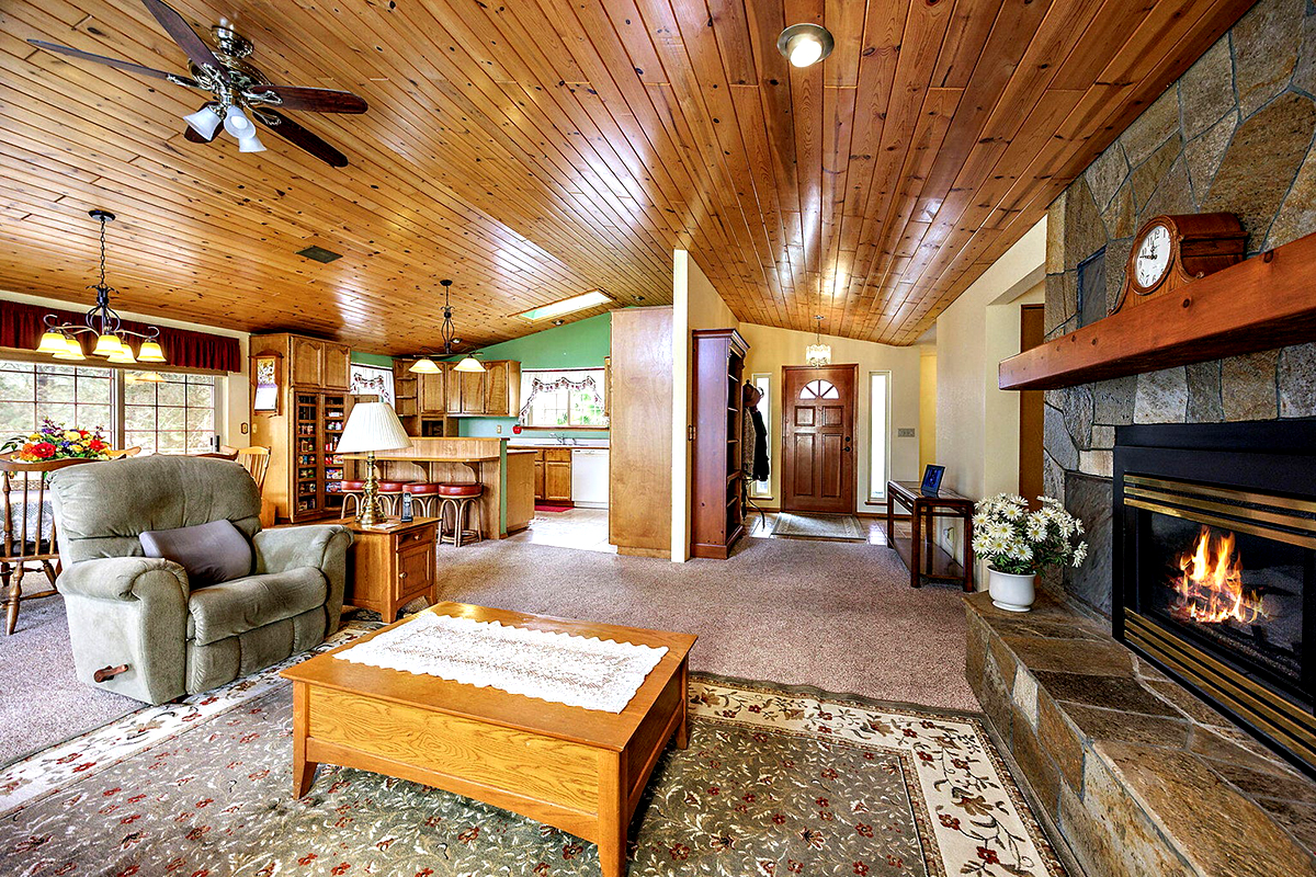 4280_Cloverlawn_Dr-19-LR