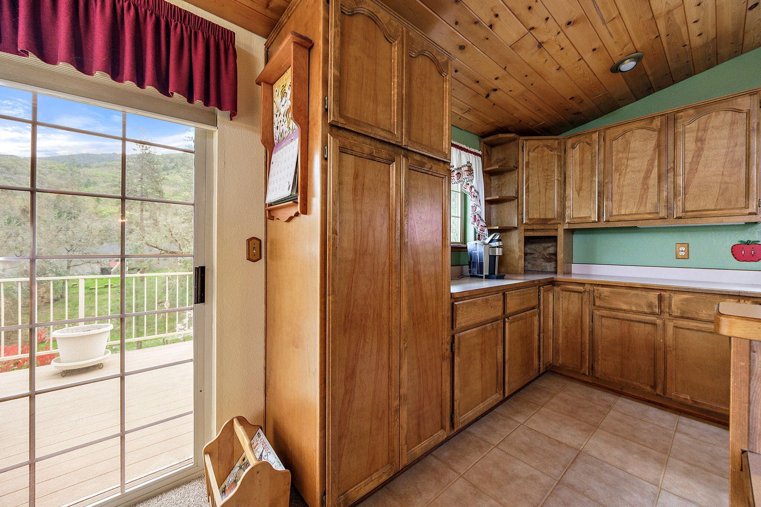 4280_Cloverlawn_Dr-24