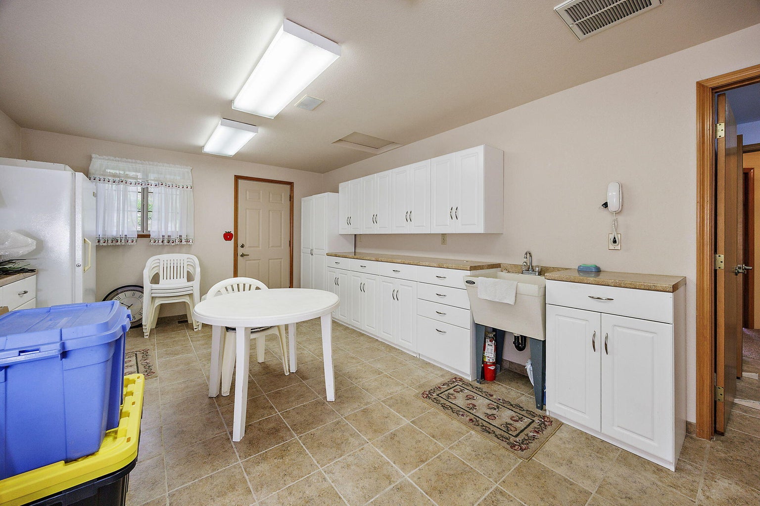 4280_Cloverlawn_Dr-31