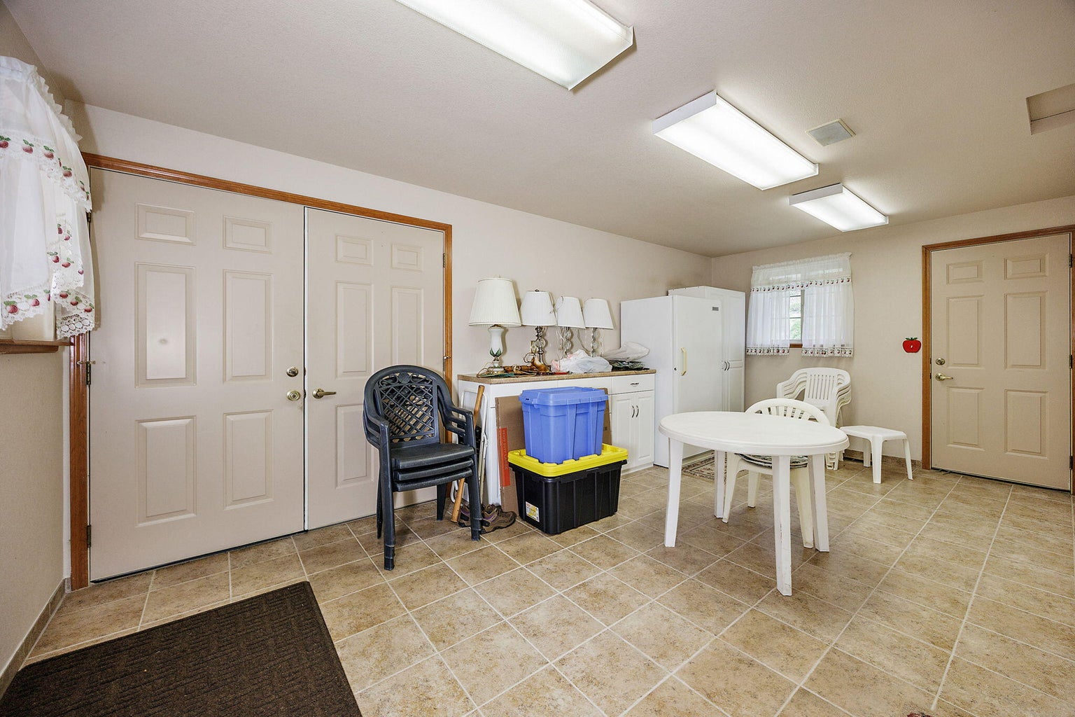 4280_Cloverlawn_Dr-32