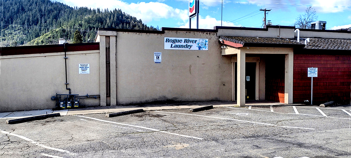 115_Depot_St_05-Laundry