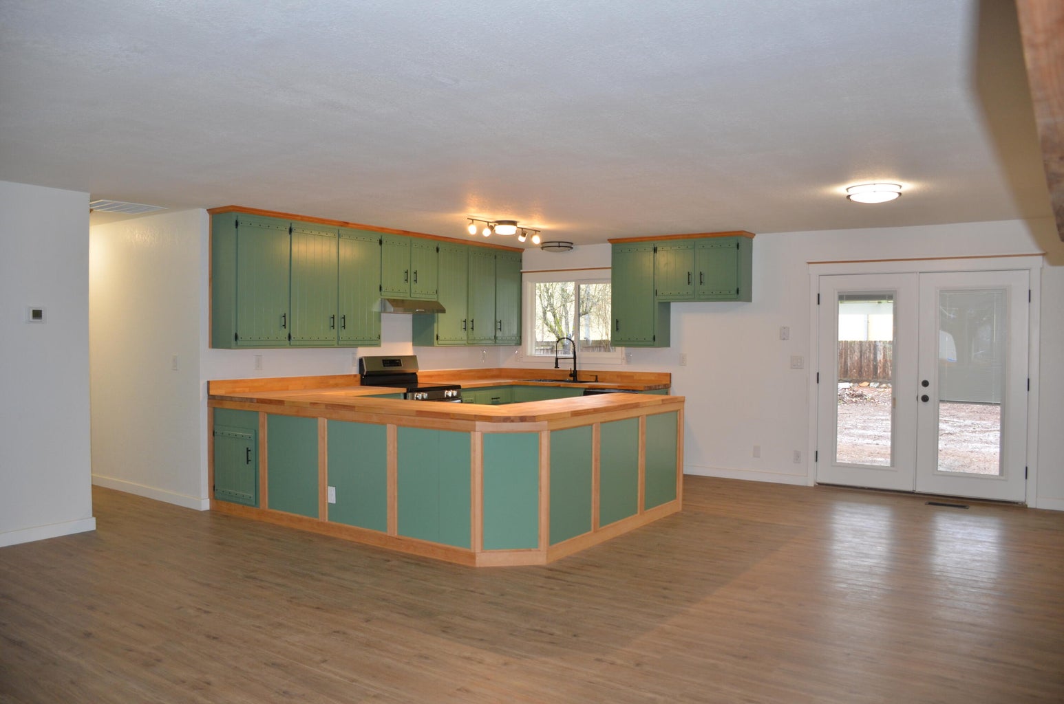 329_S_Kerby_Ave-07