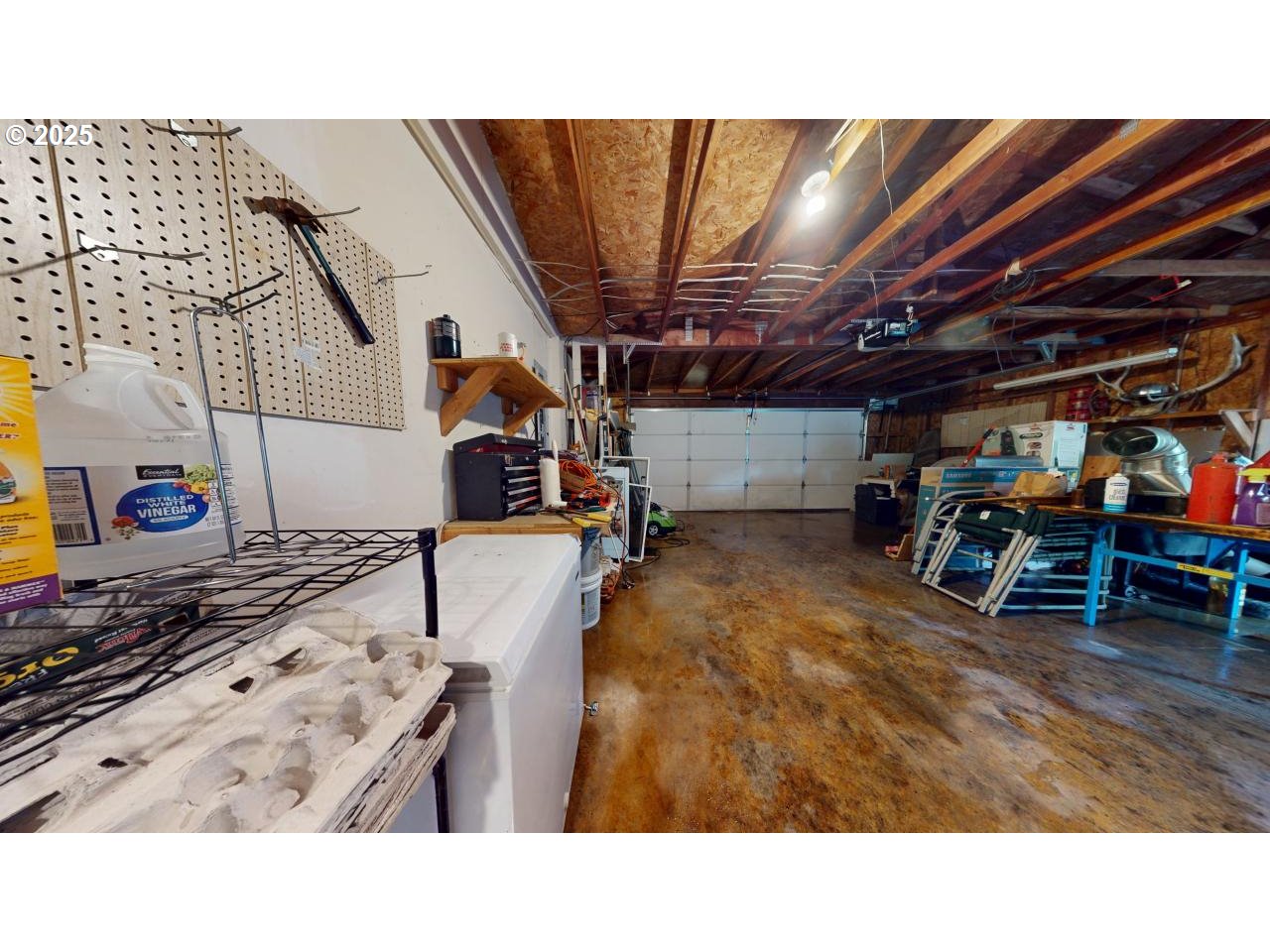 634646169-25