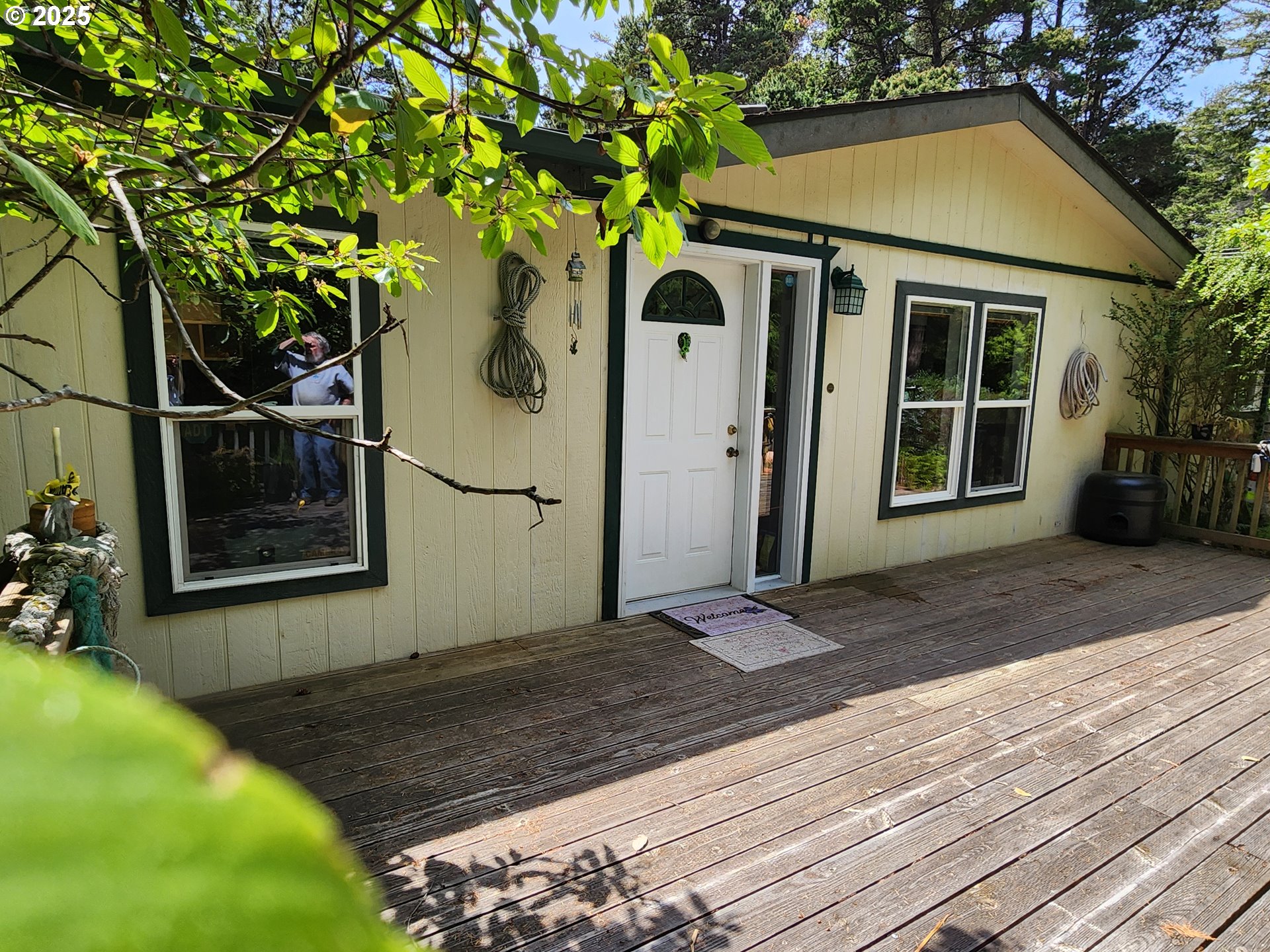 740984502, 1634 Idaho St, Port Orford, OR 97465