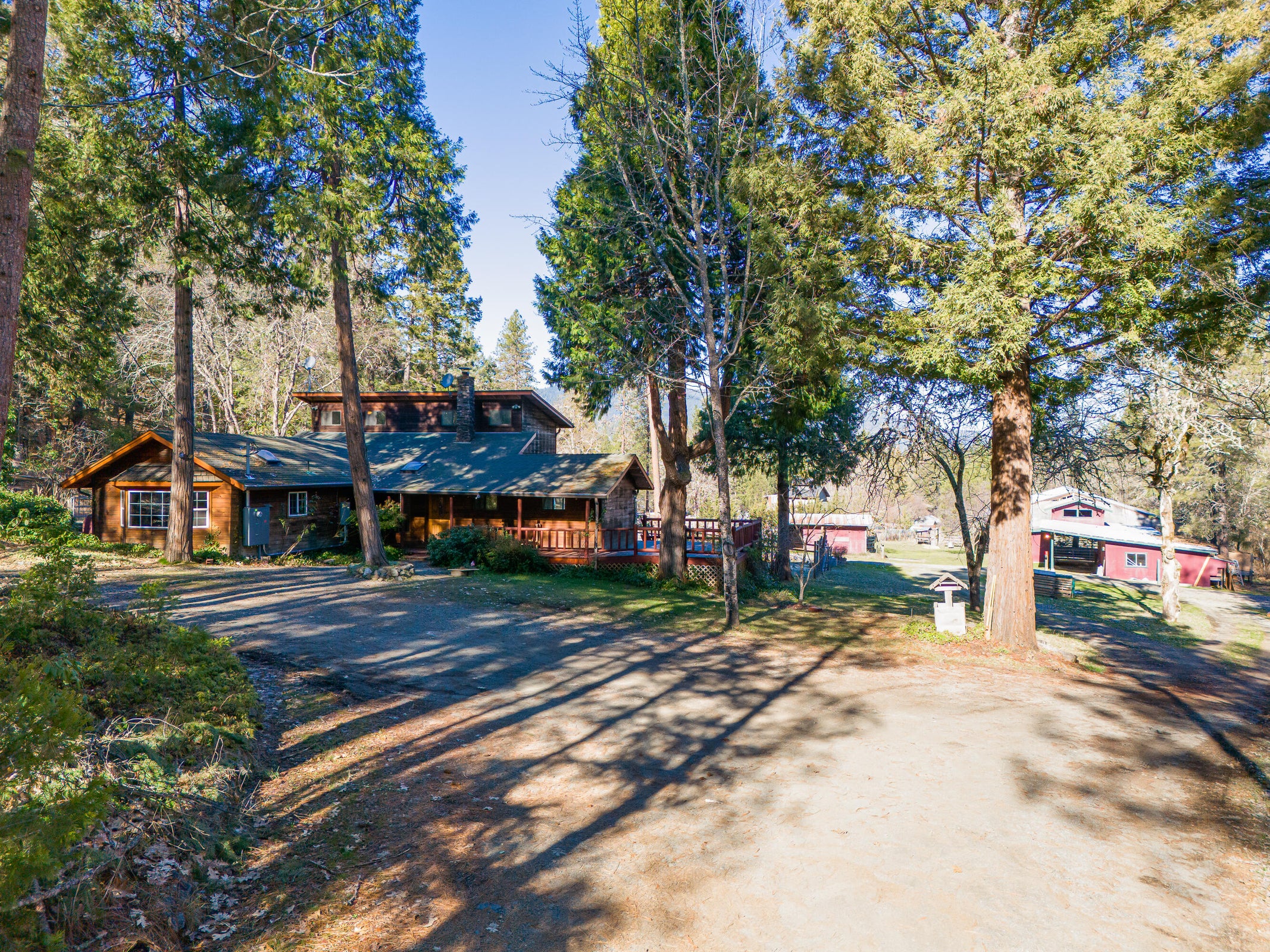 220195868, 1956 E Fork Road, Williams, OR 97544