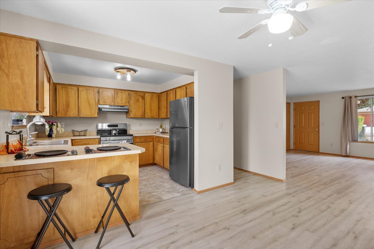 3069_Milhoan-Kit-LR