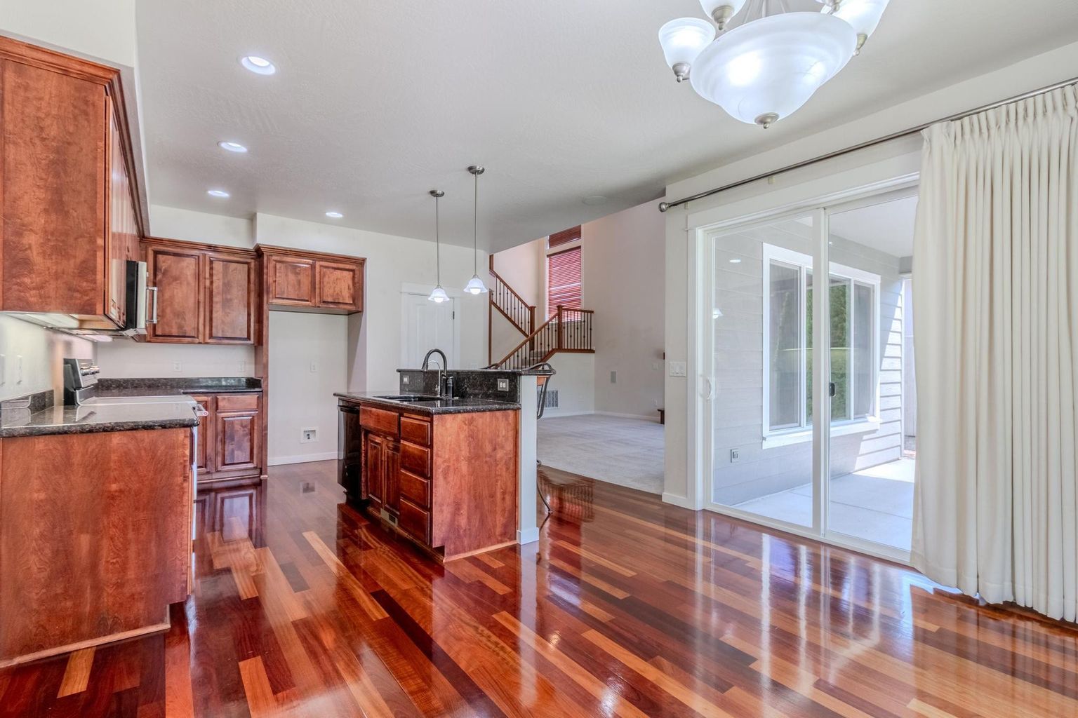 3724_Sherwood_Park_Dr-17