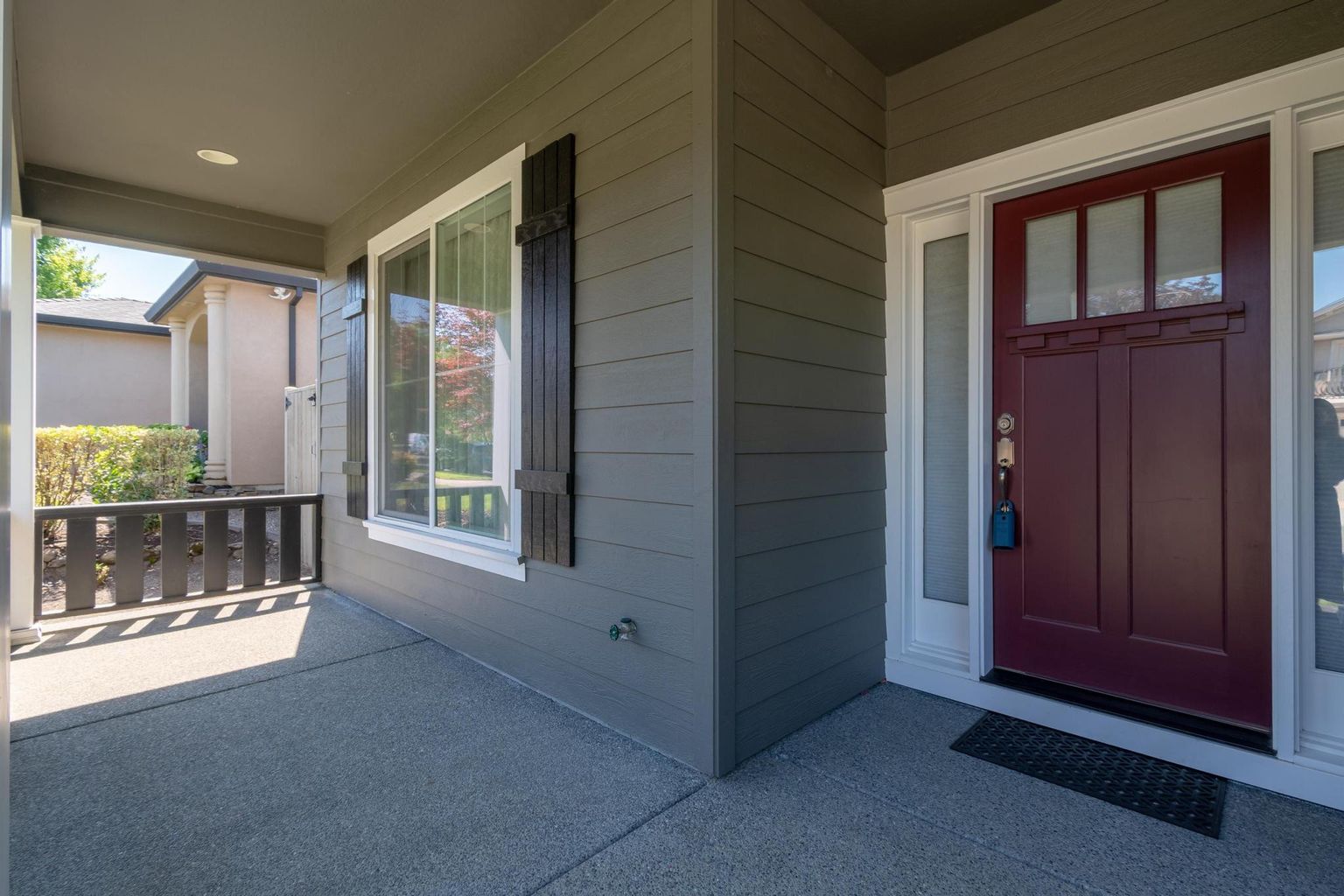 3724_Sherwood_Park_Dr-05