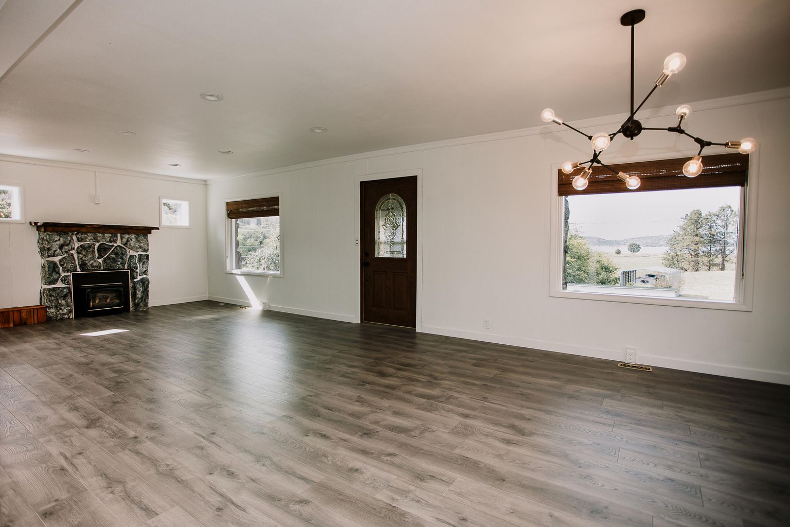 791_Lakeshore_Dr-28-LR-DR