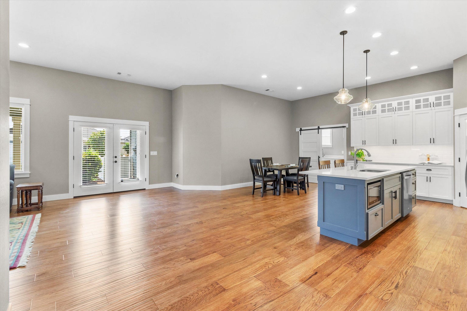 413_Sand_Pointe_Dr-07