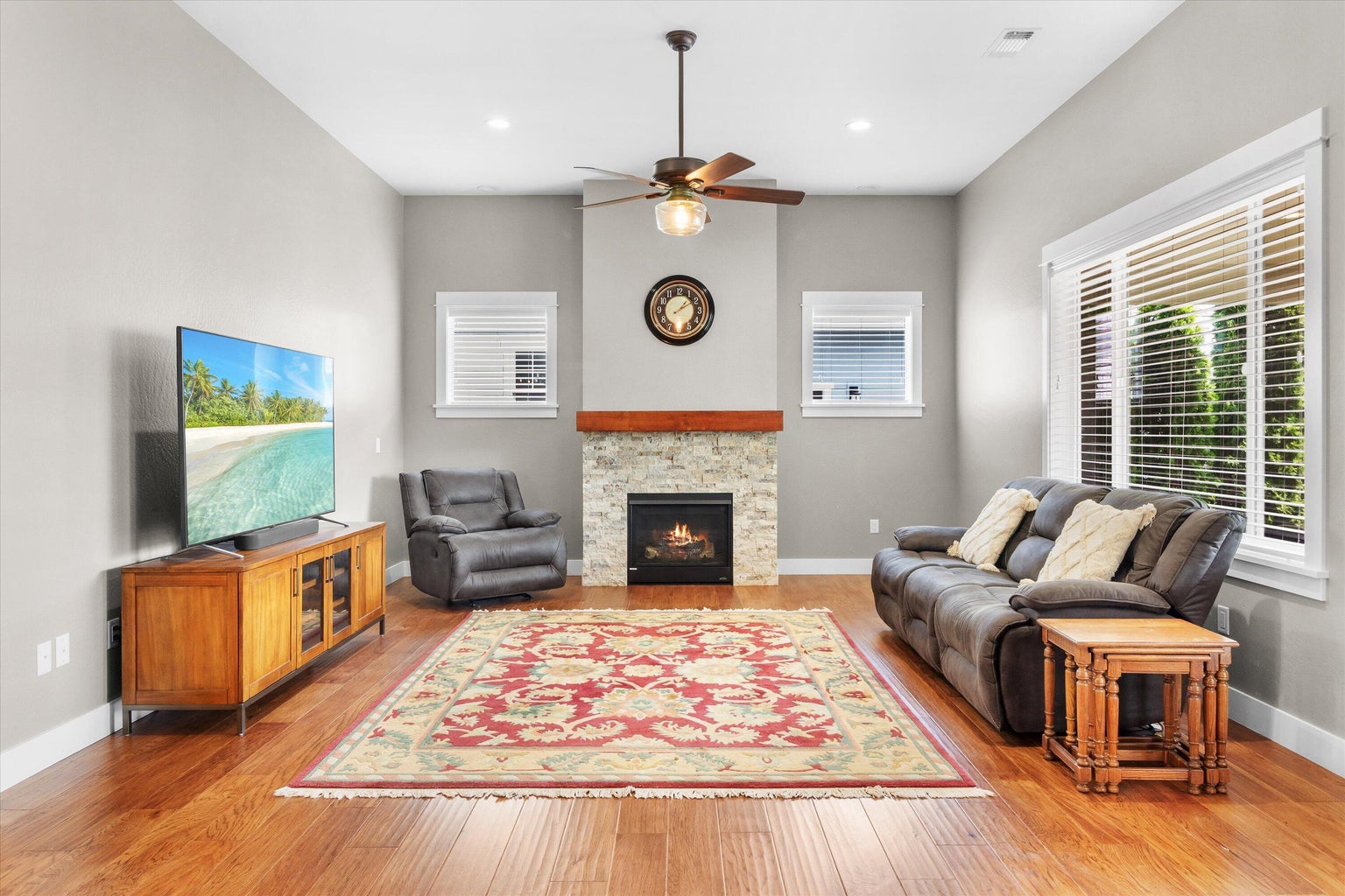 413_Sand_Pointe_Dr-08