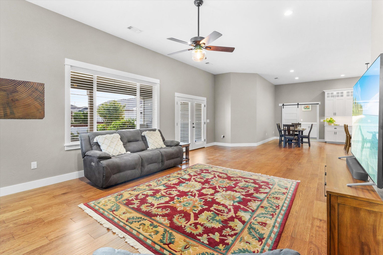 413_Sand_Pointe_Dr-10