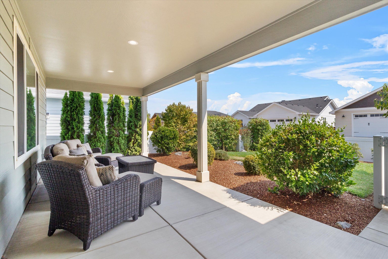 413_Sand_Pointe_Dr-29