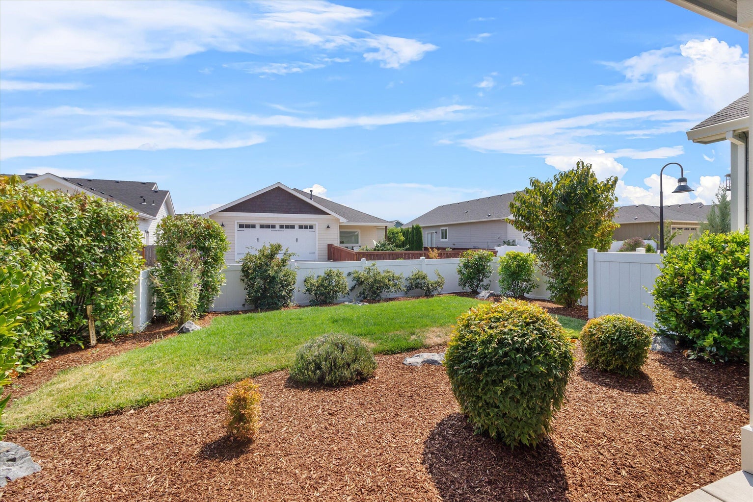 413_Sand_Pointe_Dr-30