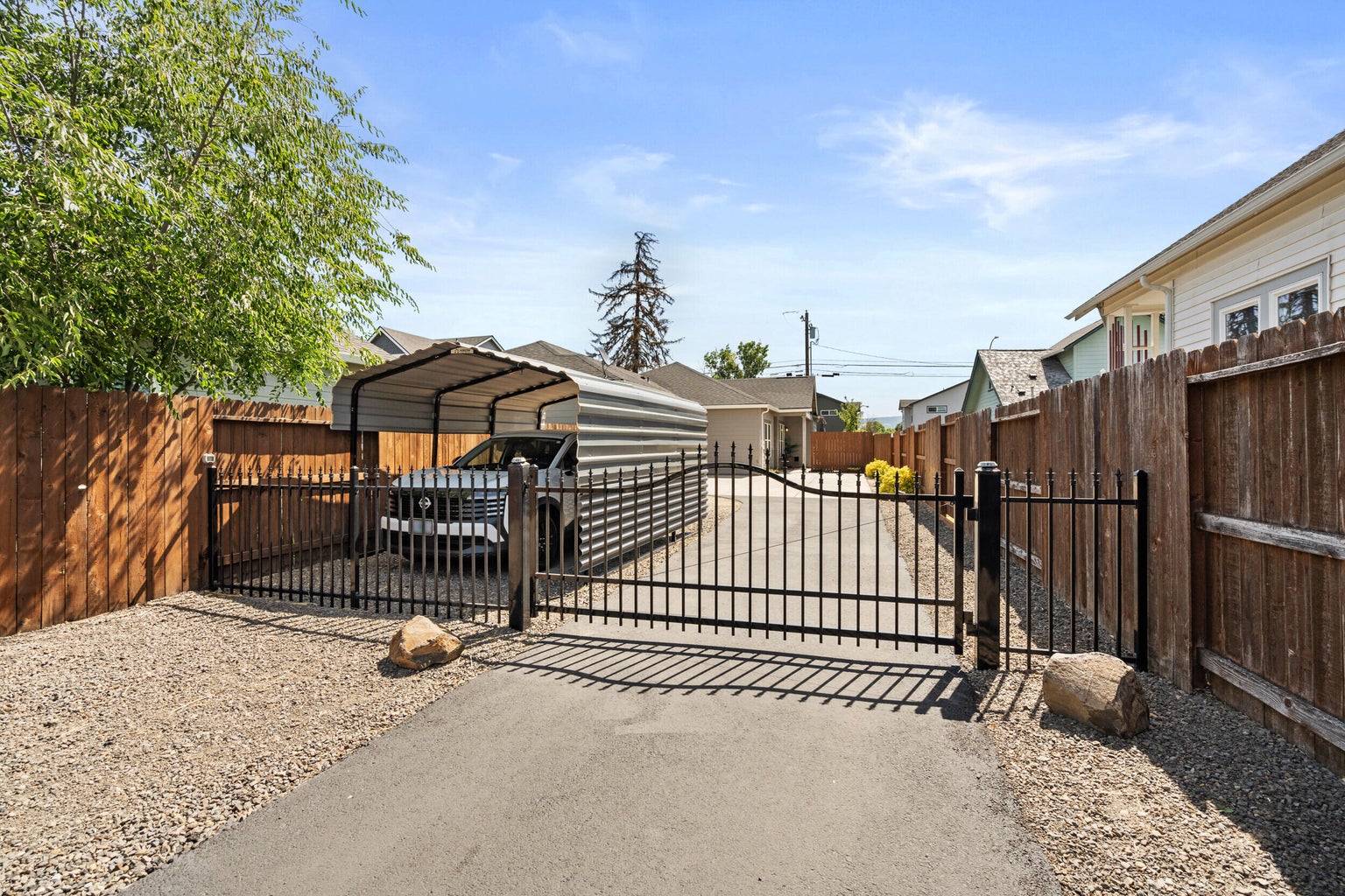 220204998, 672 Heber Lane, Medford, OR 97501