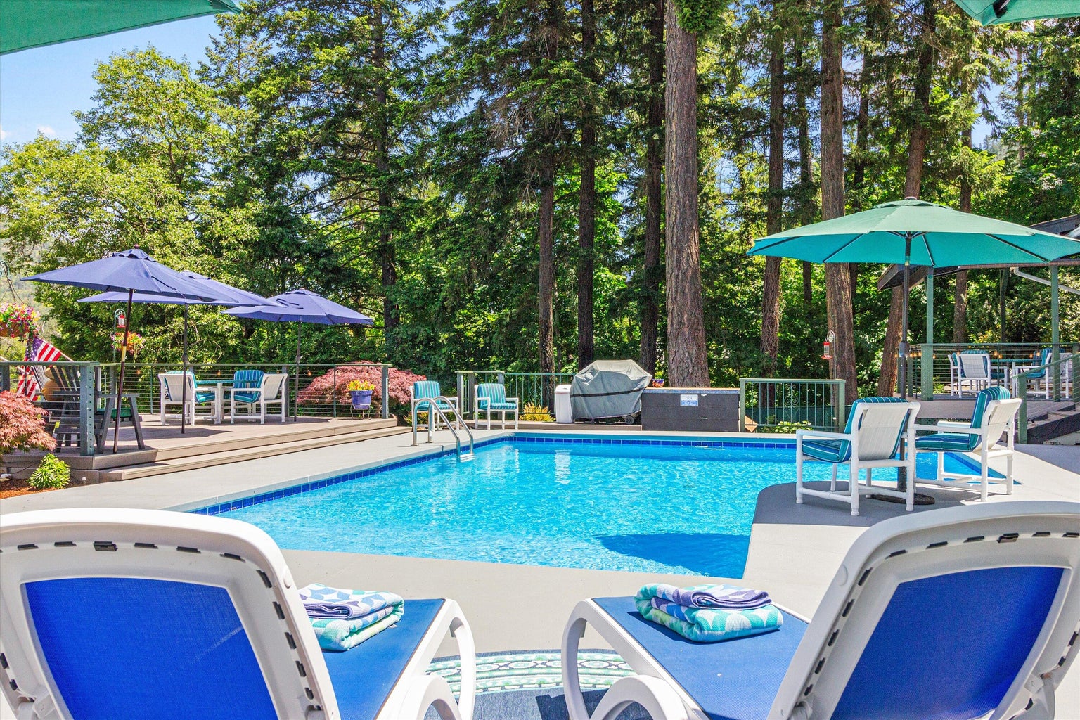 4990_Rogue_River_Hwy-06-Pool